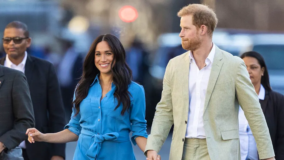 Meghan Markle fühlt sich sichtlich wohl im Rampenlicht – Harry scheint damit nun stärker ein Problem zu haben.