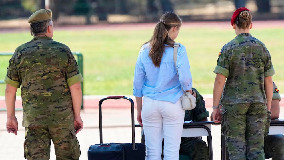 Happy Birthday, Leonor von Spanien. Leonor bei  der Einschreibung in die Militärakademie. 