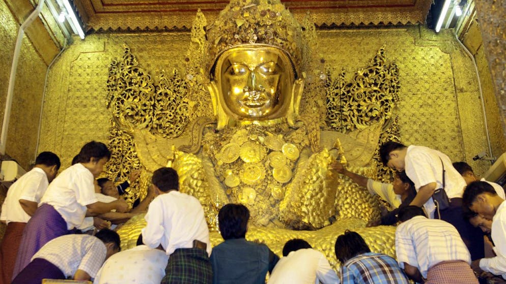 Secondo la giunta militare il film danneggia "la moralità e la dignità" della religione buddista.