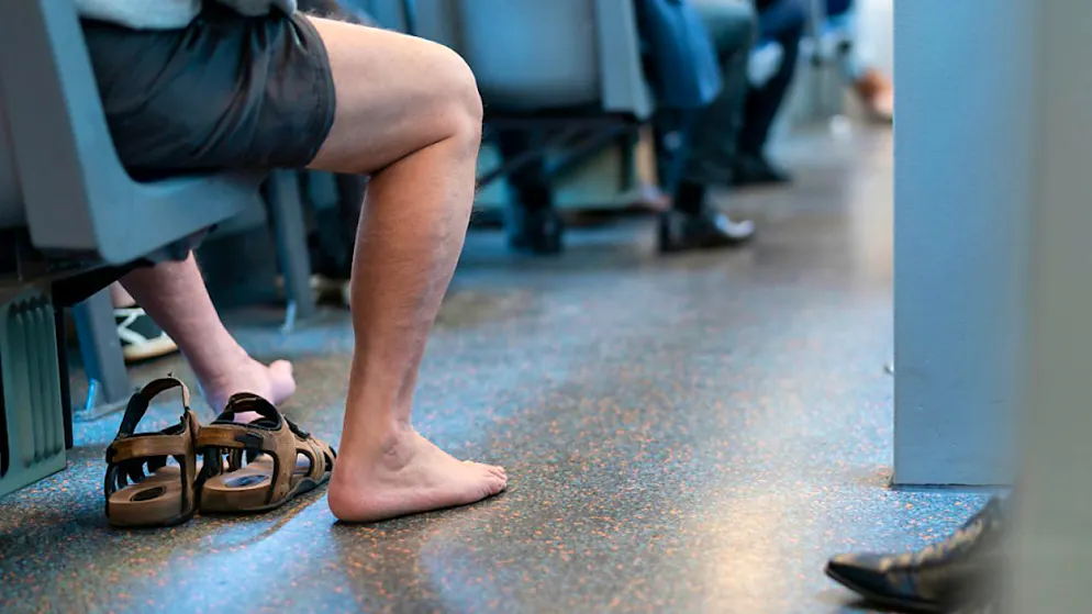 Die Zürcher ÖV-Betriebe wollen ihren Passagier*innen einen «Temperaturschock» ersparen. Deshalb wird die Temperatur im Inneren der Fahrzeuge nicht voll heruntergkühlt. (Archivbild)