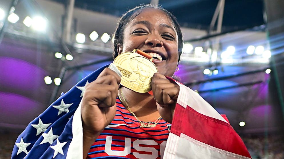 Faith Kipyegon historisch zum dritten WM-Gold - Gallery. Das Strahlen der ersten Diskus-Weltmeisterin aus den USA gehört Laulauga Tausaga
