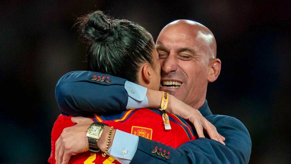 Relativierende Aussagen der Spielerin. Verbreitete der spanische Verband systematisch Lügen um Kuss-Debatte?