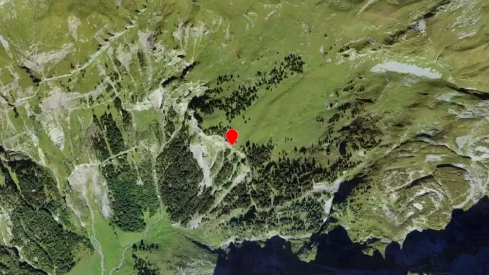 In felsigem Gebiet abgestürzt: Bei einem Tandemflug fanden der Pilot und sein Passagier den Tod.