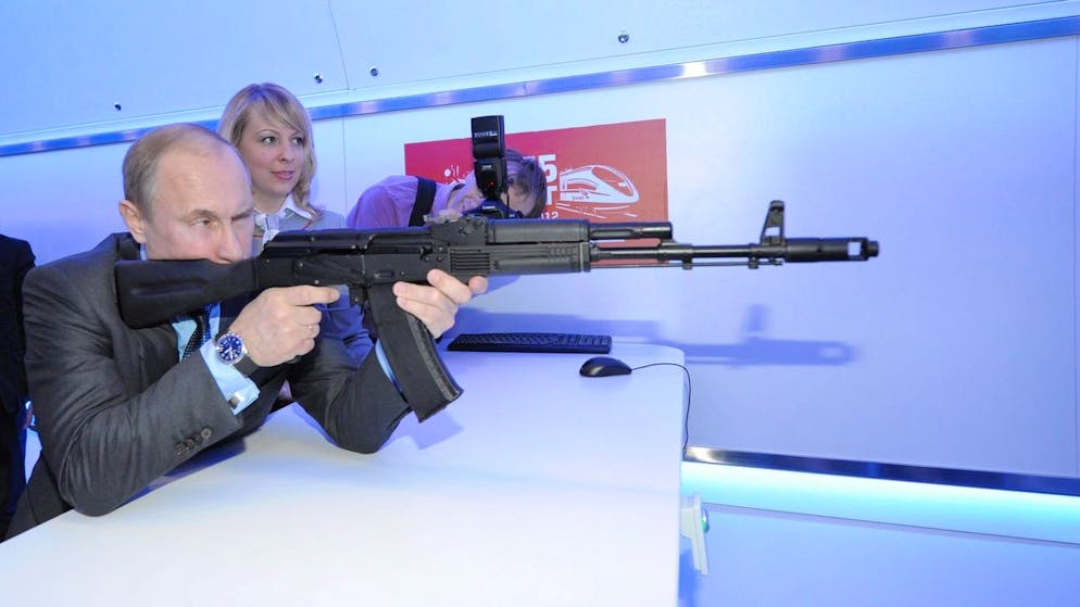 Mysteriöse Todesfälle unter Putin. Wladimir Putin auf 2012 auf einer Messe. Der Präsident wird später einem Journalisten sagen, Verrat könne er niemals verzeihen. 