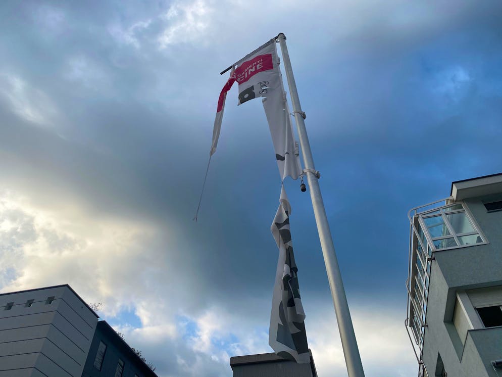 Grandinata a Locarno 25 agosto 2023. Altra stoffa a brandelli.