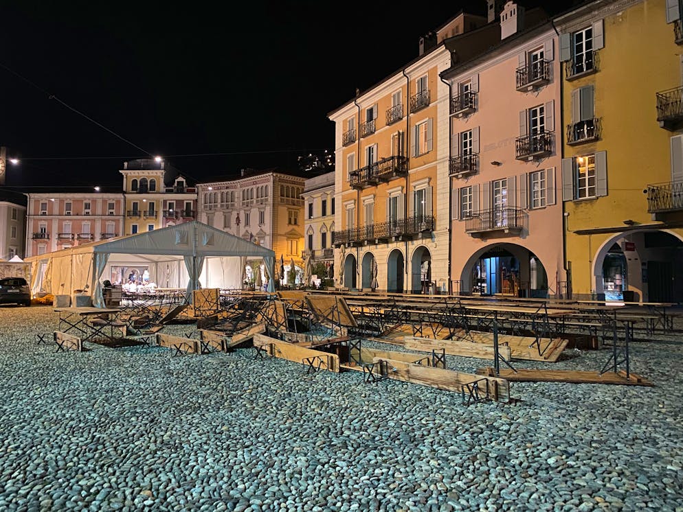 Grandinata a Locarno 25 agosto 2023. La situazione in Piazza Grande a Locarno due ore dopo la grandinata.
