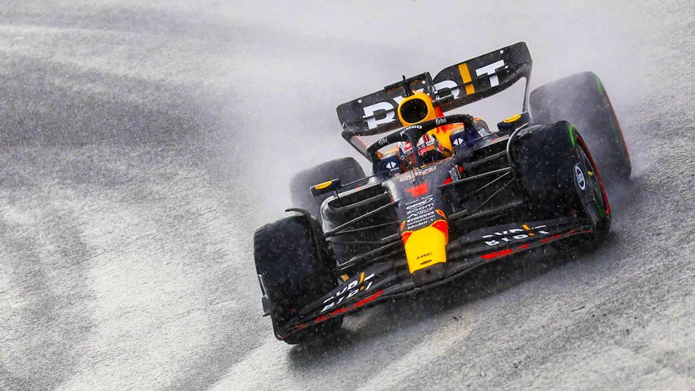 Max Verstappen ist auch im Regen nicht zu schlagen.