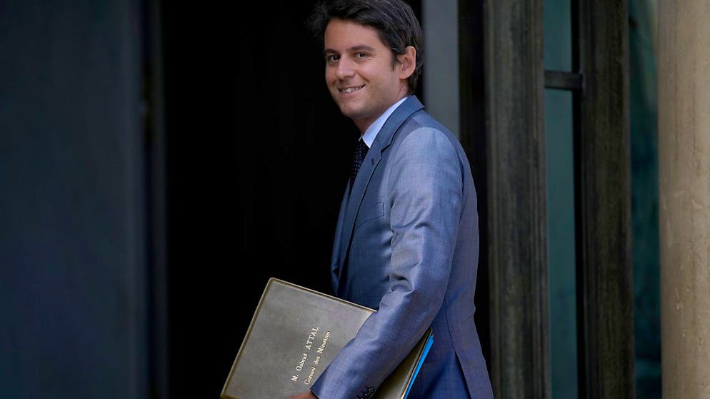 Abito islamico. Vietata l'«abaya» a scuola in Francia, monta la polemica