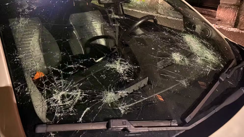 Maltempo. Carrozzerie, assicurazioni e vetrerie prese d'assalto dopo la grandinata nel Locarnese