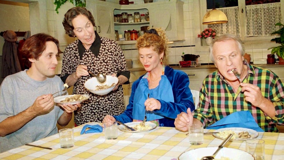 Ja-Wort bei «Vreni». «Fascht e Familie»-Star Hanna Scheuring hat Daniel Rohr geheiratet