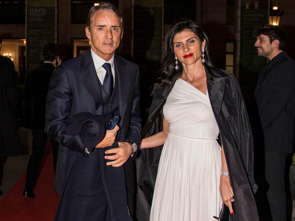 Roberto Mancini e la moglie Silvia Fortini ad un evento romano (2019).