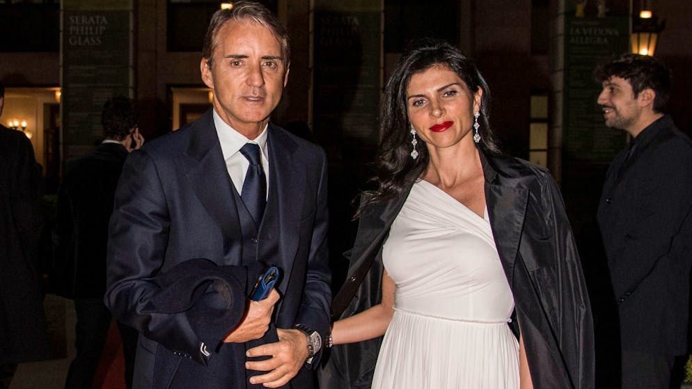 Dietro ogni grande uomo .... La donna forte di Mancini capace di negoziare il mega stipendio