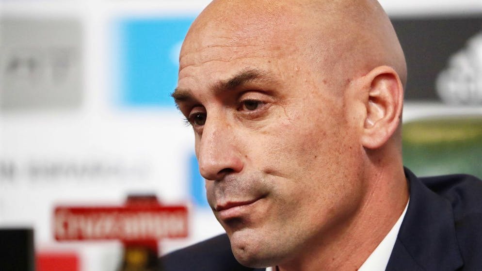 In una villa di lusso. Rubiales: dopo lo scandalo del bacio spuntano le orgie nel periodo della pandemia?