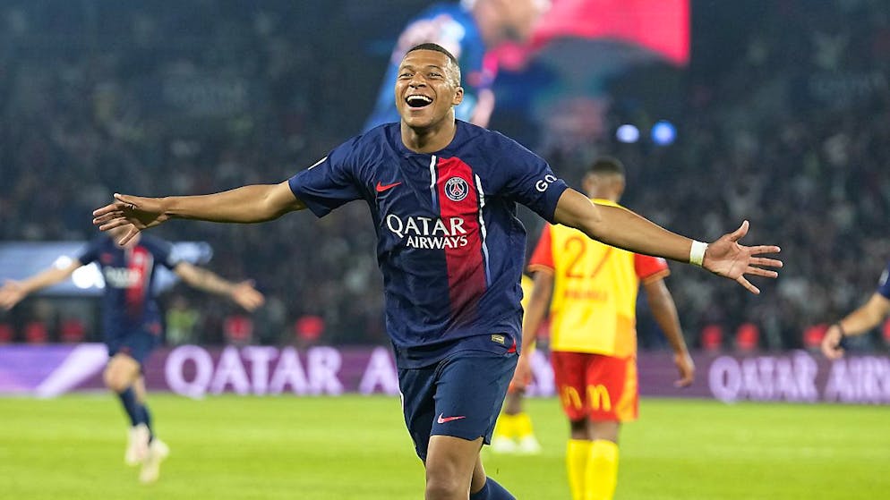 Schweizer Trio in der Hammergruppe - Gallery. Die Schweizer können zeigen, wie sie mit Kylian Mbappé zurechtkommen