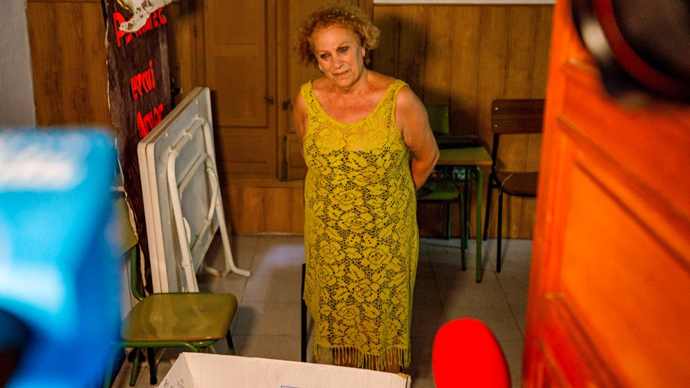 La madre di Luis Rubiales mentre sosteneva lo sciopero della fame per protestare contro l'accanimento ritenuto ingiusto nei confronti del figlio. 