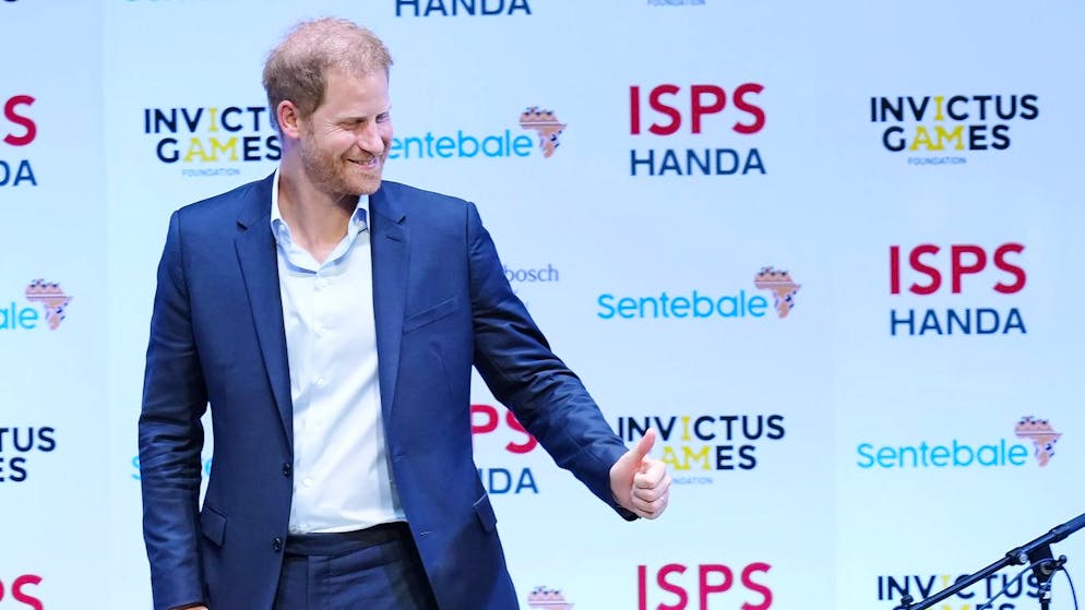 Principe dal naso lungo?. Harry si invischia di nuovo in contraddizioni sul suo passato