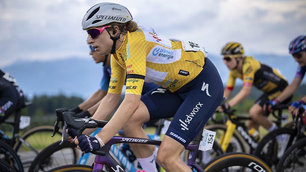 Marlen Reusser im Leadertrikot der Tour de Suisse, die sie in diesem Jahr für sich entschied