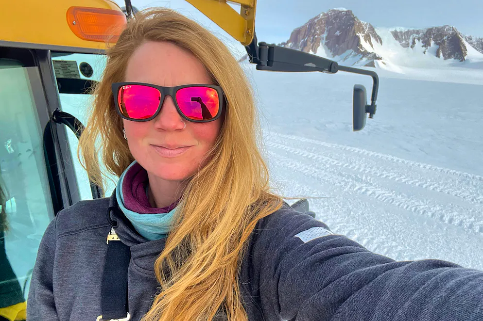 Liz Monahon macht im Februar 2022 ein Selfie am Südpol: Die Amerikanerin spricht über einen Neuseeländer, der sie in der Antarktis bedroht hat.