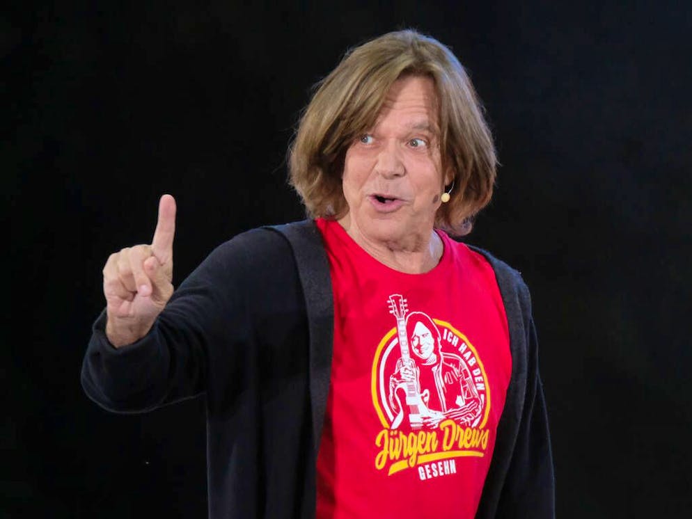 Jürgen Drews, der an einer Nervenkrankheit leidet, hat eine neue Lieblingsumgebung gefunden: seinen Garten. 