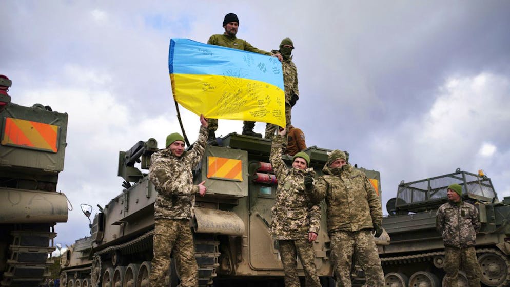 Guerra in Ucraina. In un video il «primo tank britannico distrutto in battaglia»