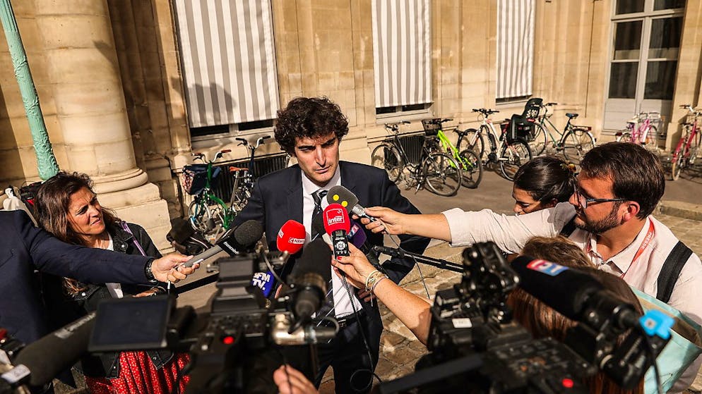Respinto in Francia il ricorso di Action Droits des Musulmans contro il divieto dell'abaya a scuola.
