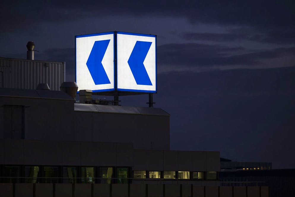 Nel primo semestre del 2023 la Zürcher Kantonalbank ha guadagnato più di quanto abbia mai fatto in un semestre. L'utile è salito di un quarto a 677 milioni di franchi svizzeri, soprattutto grazie alla buona performance dell'attività di gestione degli interessi.