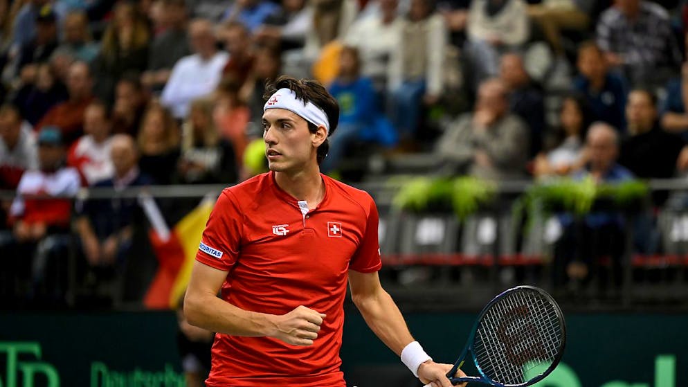 « L'ambiance d'équipe ici est de classe mondiale » - Galerie.  Lors de la victoire 3-2 contre l'Allemagne à Trèves en février, Marc-Andrea Hüsler a été l'homme fort avec deux victoires, dont contre Alexander Zverev.