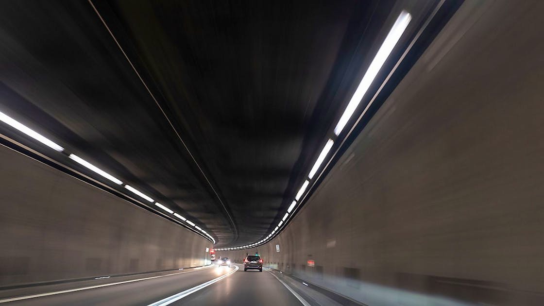 Viabilità San Gottardo galleria stradale, tolta soletta danneggiata blue News