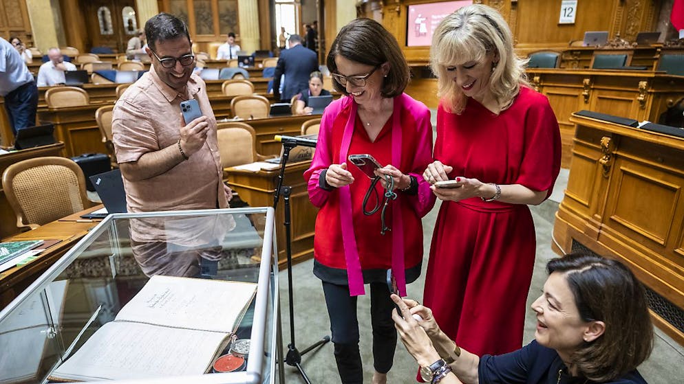 L'originale della Costituzione federale del 1848, un documento storico custodito agli Archivi federali di Berna ed esposto oggi nella sala del Consiglio nazionale.