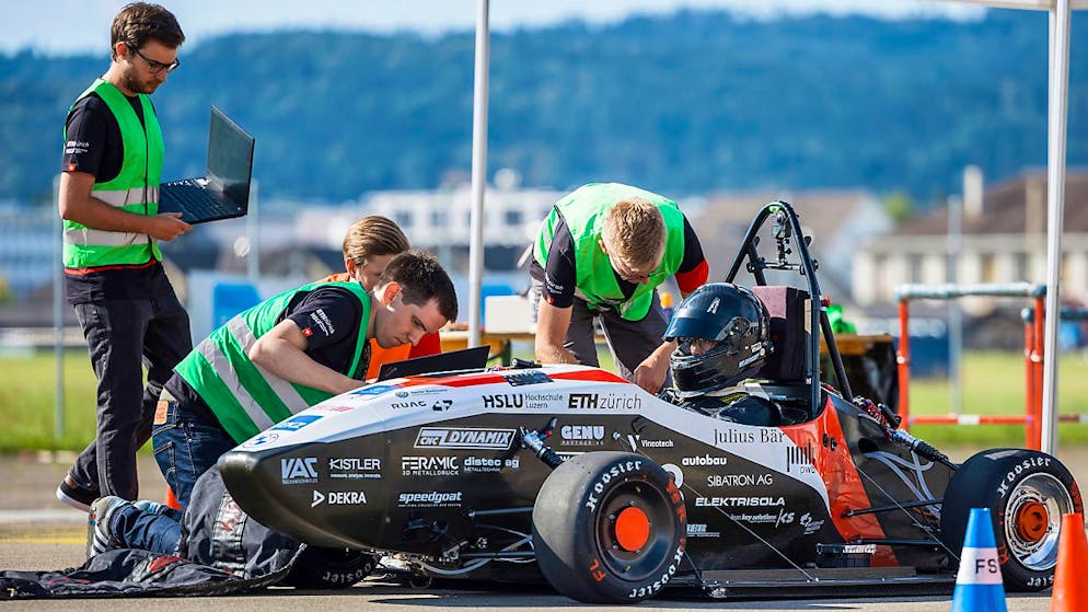 Il record mondiale di accelerazione da parte del team AMZ è stato registrato venerdì 1 settembre 2023 presso l'aeroporto militare di Dübendorf (ZH).