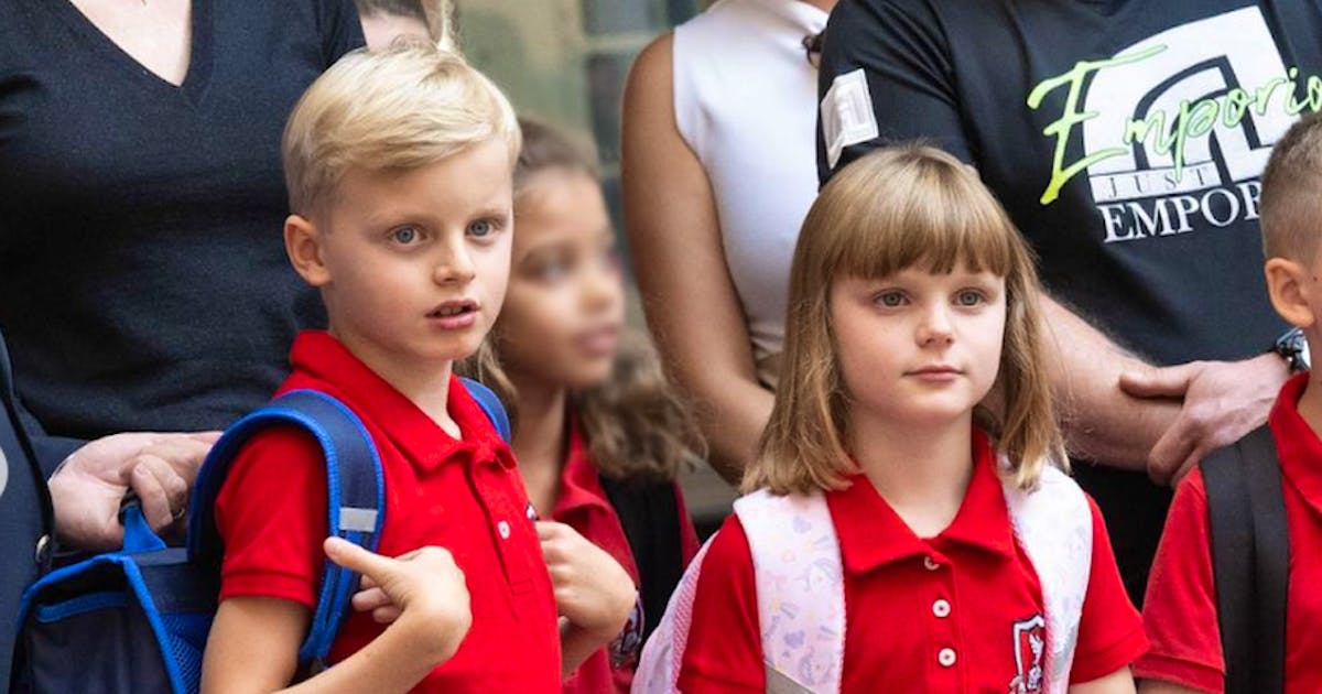 Beginning of school for the Monaco twins: Beginning of school for Jacques and Gabriella: Albert II holds on to Jacques for the photo