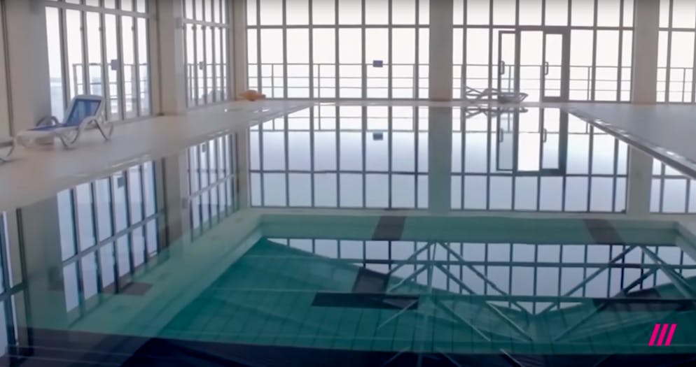 Putins Datscha im Süden der Krim. ... ein Indoor-Pool, ...