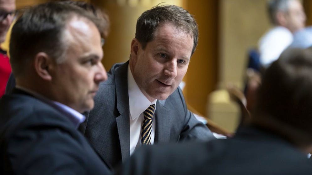 Bundesbern feiert 175 Jahre Bundesverfassung. Gar keine Freude am humoristischen Programm hatte die SVP-Fraktion, im Bild Fraktionschef Thomas Aeschi (M.): Sie sprach von einer «peinlichen Darbietung». 