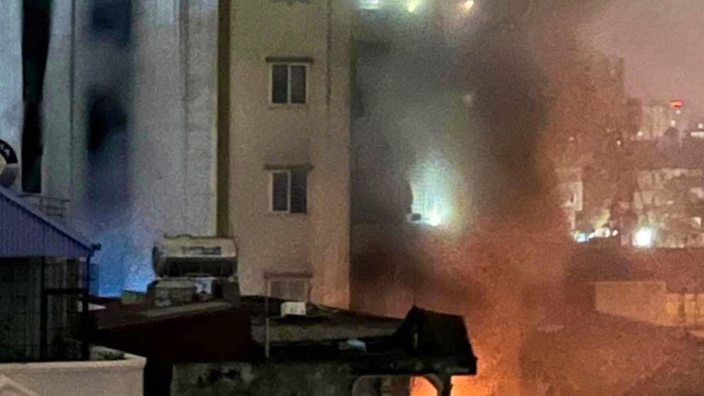 Un intero condominio ha preso fuoco ad Hanoi, molti i morti.