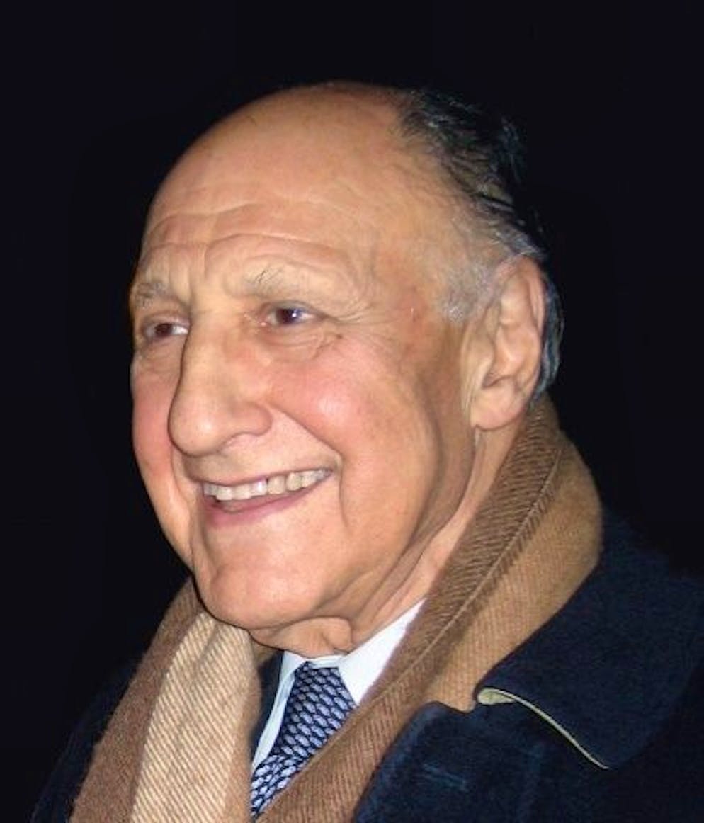 André Chervin, apprenti joaillier parisien devenu en 70 ans un maître d'art new-yorkais - Gallery. Cette photo de 2014, fournie le 11 septembre 2023 par la famille Chervin et l'atelier Carvin French, montre le joaillier André Chervin, 95 ans aujourd'hui, qui expose ses oeuvres d'art décoratif à New York jusqu'en mars 2024