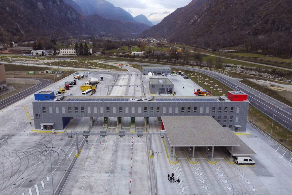 Il Centro di controllo veicoli pesanti (CCVP) di Giornico (immagine d'archivio).