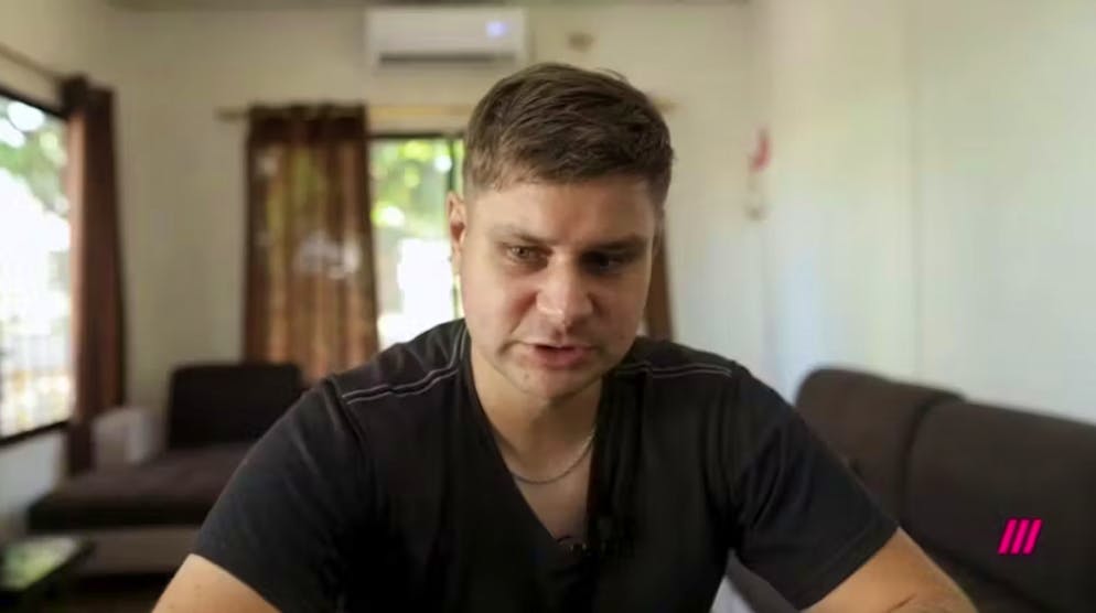 Vitali Brischati, in esilio in Ecuador, si racconta a Dozhd TV.