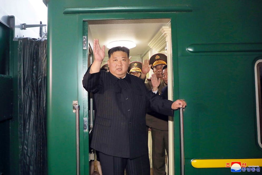 Il treno di Kim Jong-un. In questa foto si nota che l'interno del mezzo assomiglia più a un palazzo che a un treno.