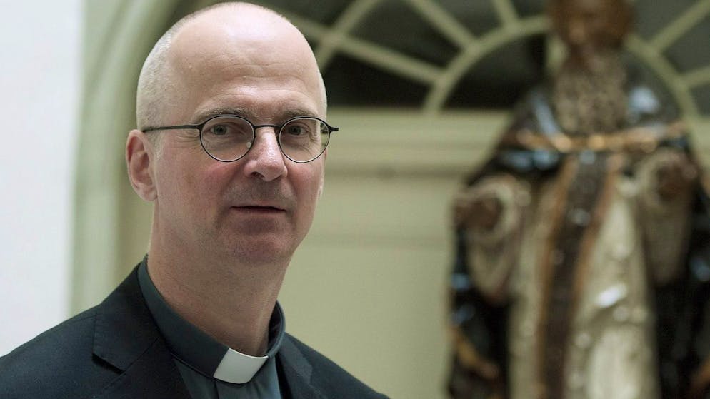 Chiesa cattolica. Il vescovo di Friburgo Morerod è stato operato d'urgenza al cervello