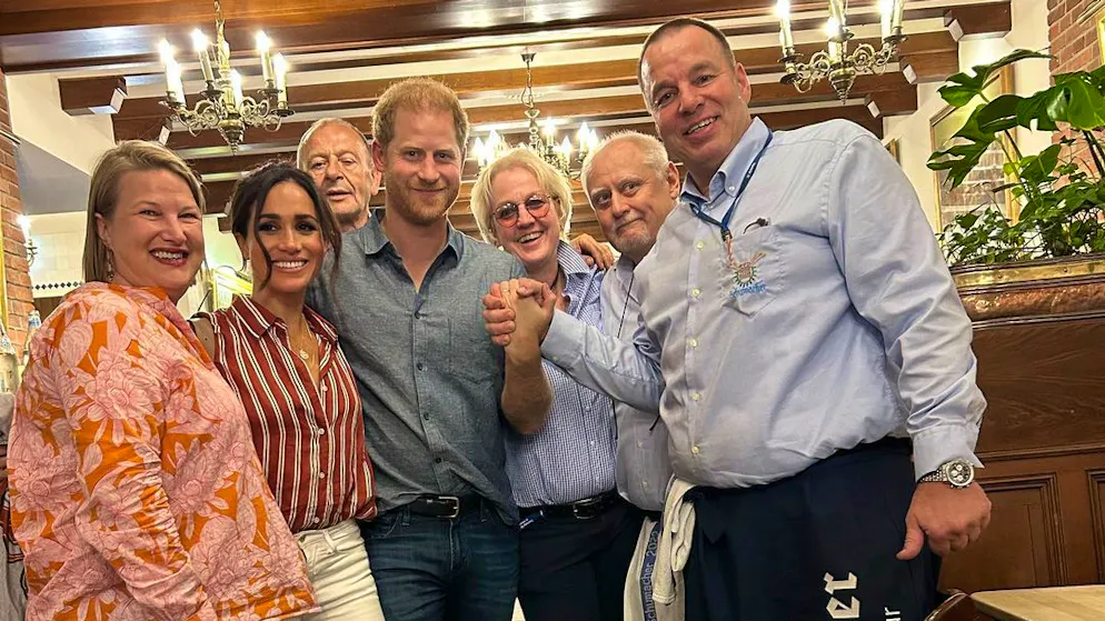 Royal in Feierlaune. Meghan bestellt in deutscher Beiz ein Bier – Harry gleich sechs
