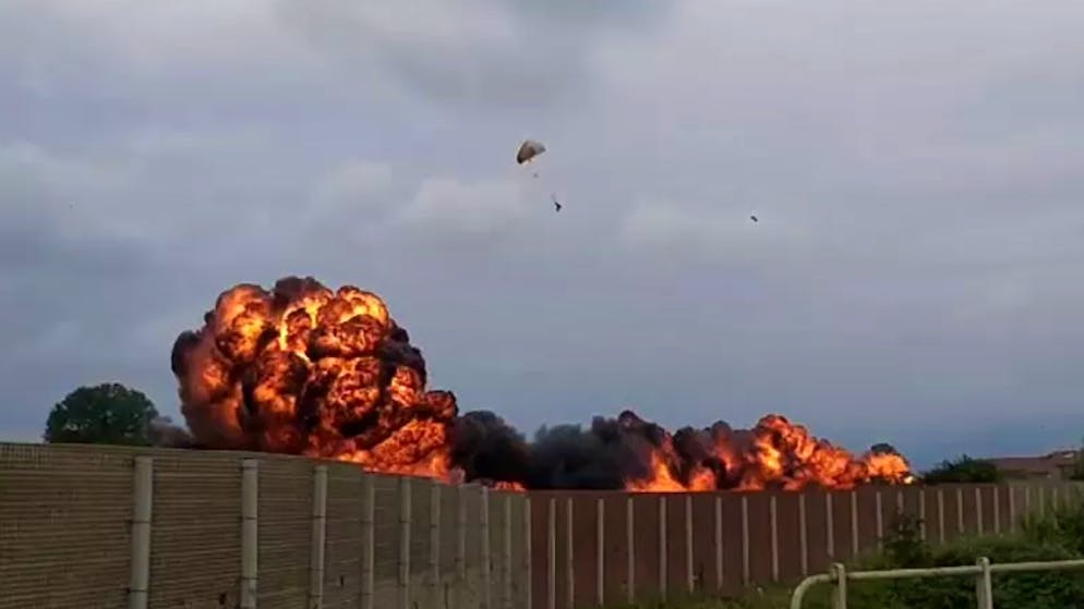 Incidenti aerei. Una Freccia Tricolore si schianta nel Torinese, muore una bimba di 5 anni