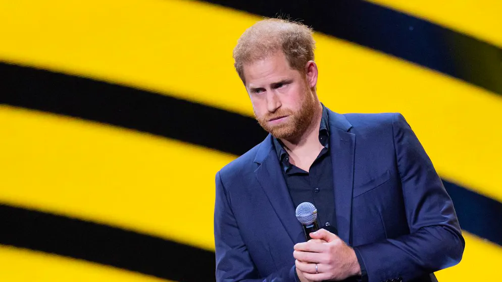 Prinz Harry, Herzog von Sussex, spricht während der Abschlussfeier der 6. Invictus Games in der Merkur Spiel-Arena. Der paralympische Wettbewerb für kriegsversehrte Sportler war erstmals in Deutschland zu Gast. 