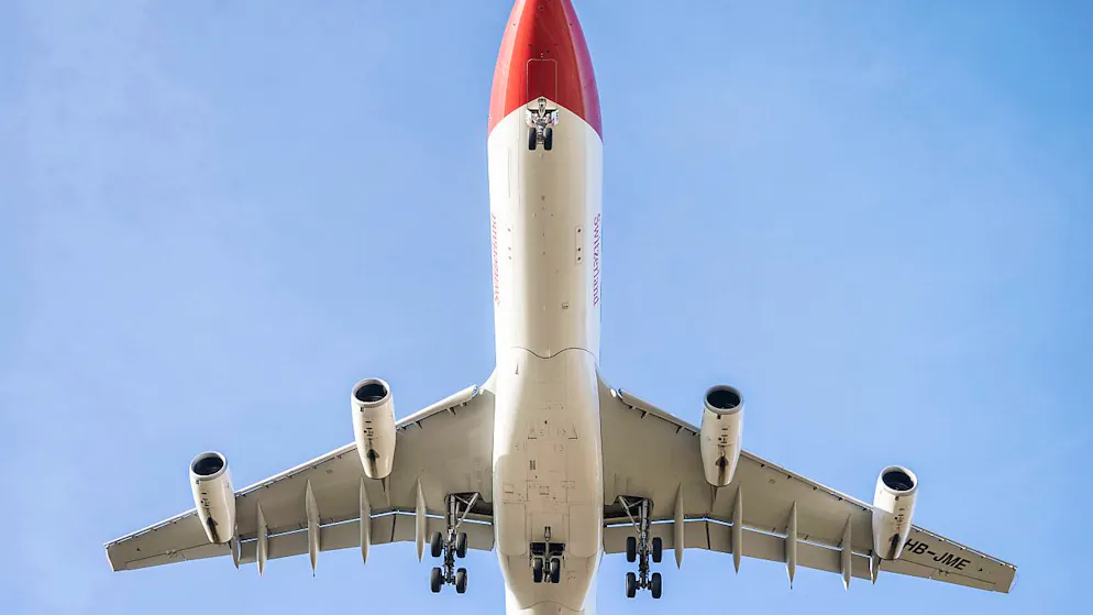Rauch in der Kabine. Weil es plötzlich qualmt, muss ein Edelweiss-Jet wieder landen