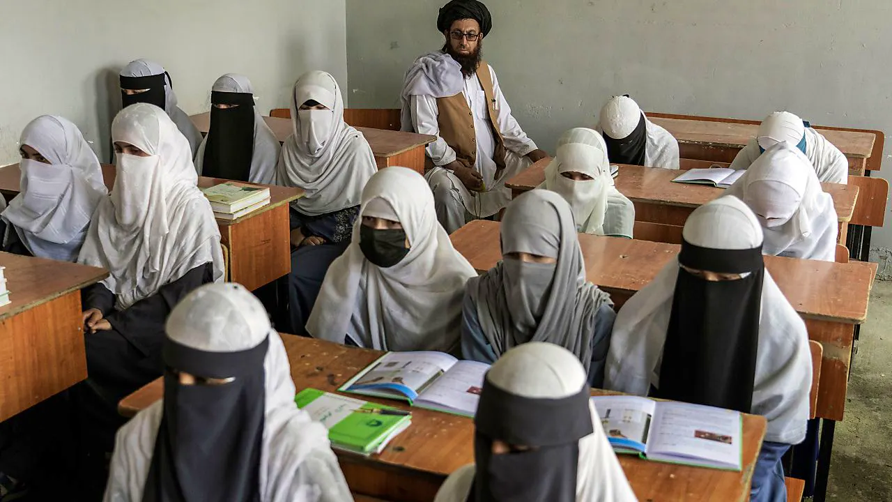 Politik. UN fordern Taliban zu Öffnung von Mädchenschulen in Afghanistan auf