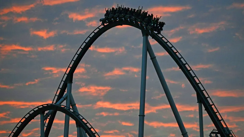 Panne im Europa-Park. Gäste stecken über eine Stunde lang auf Achterbahn fest