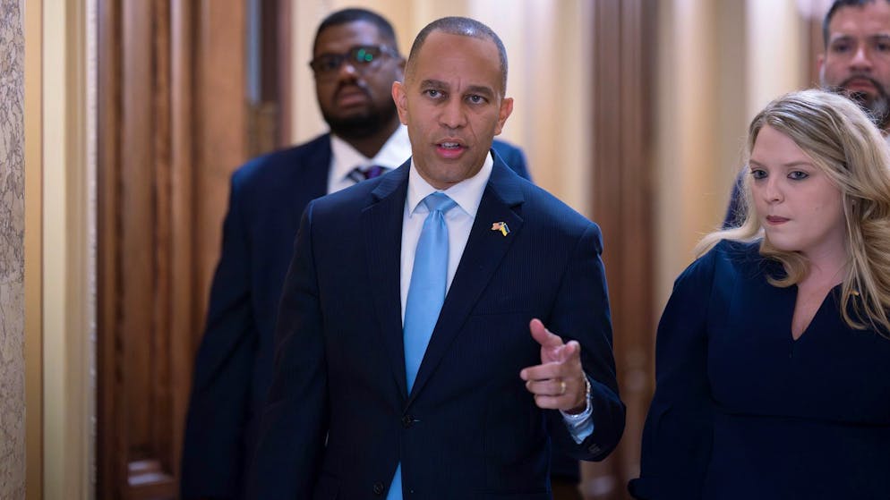 Der oberste Demokrat im US-Repräsentantenhaus, Hakeem Jeffries, übt harsche Kritik an den Republikanern.