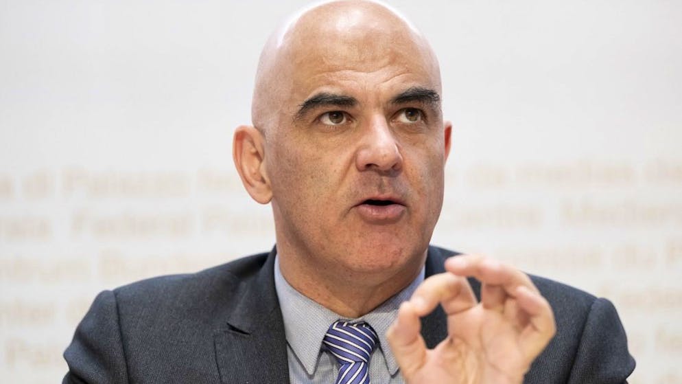 «Beträchtliches Sparpotenzial». Berset setzt auf Generika, um Gesundheitskosten zu senken