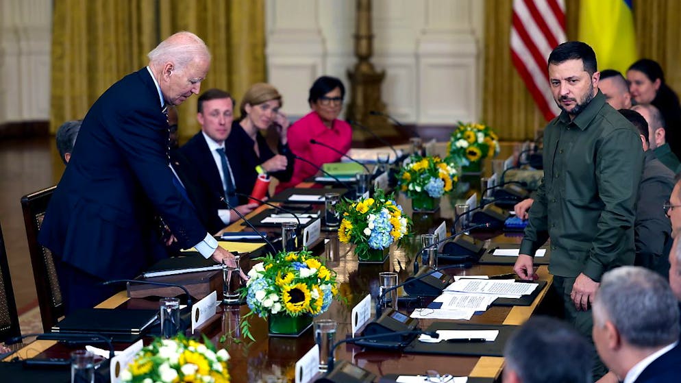 Guerra. Biden a Zelensky: «I carri Abrams arriveranno la prossima settimana»