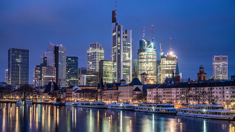 Sale l'indice dei servizi nell'eurozona. (Immagine d'archivio: la skyline di Francoforte).
