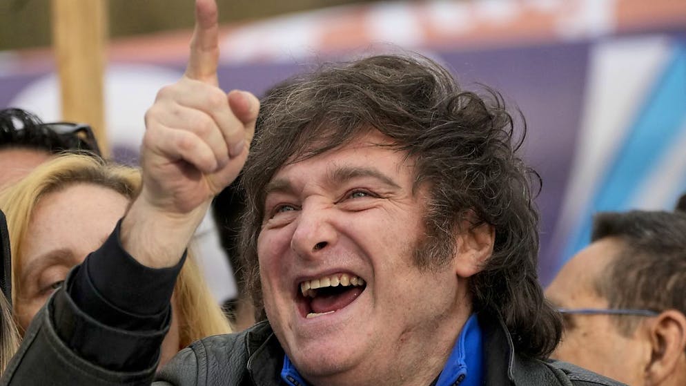 Secondo il sondaggio Milei (La Libertad Avanza) raggiungerebbe il 33,2% dei voti mentre Massa lo tallona con il 32,2%. (Foto d'archivio)